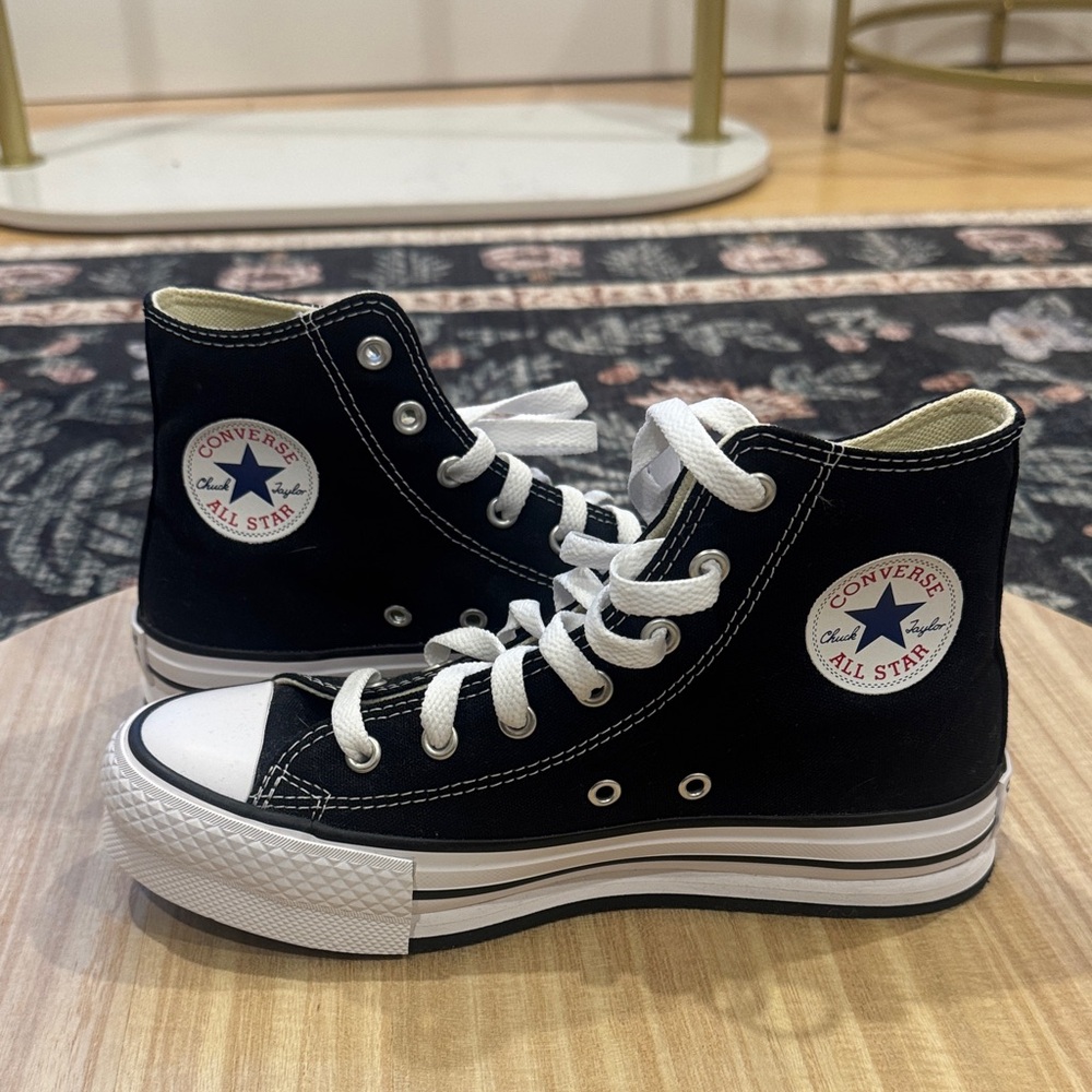 Girls Black Converse platform high top sneaker size 3.5 New
